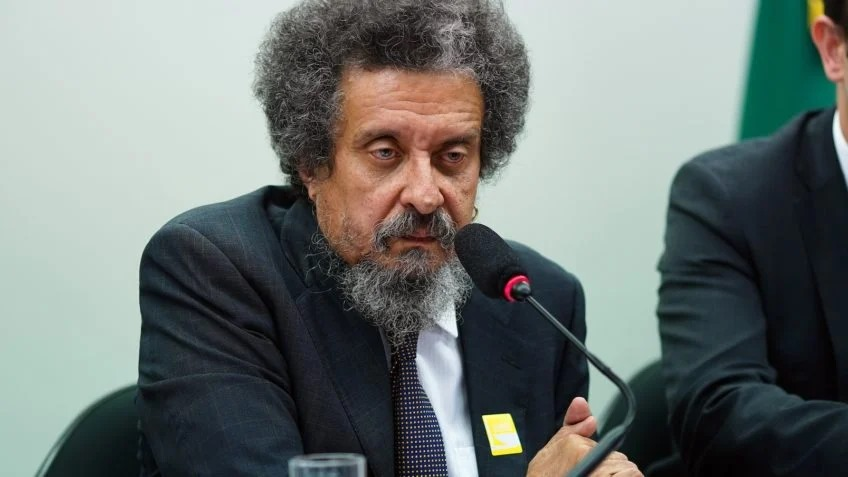 PT paga R$ 2,3 milhões e quita dívida com ex-marqueteiro de Lula e Dilma pt-paga-r$-2,3-milhoes-e-quita-divida-com-ex-marqueteiro-de-lula-e-dilma