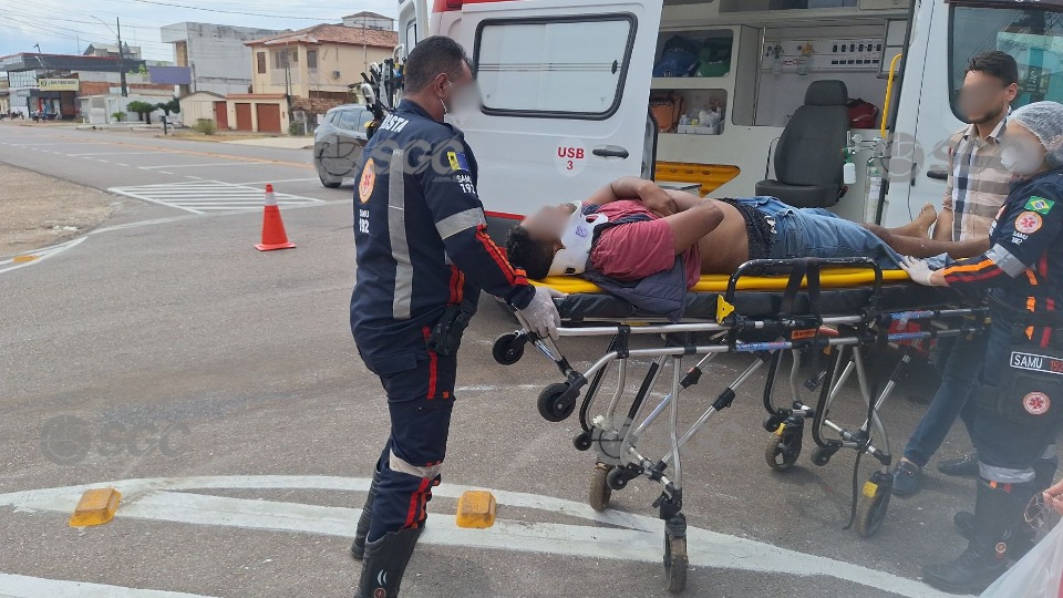 Motociclista fica em estado grave após motorista avançar preferencial no centro de Porto Velho motociclista-fica-em-estado-grave-apos-motorista-avancar-preferencial-no-centro-de-porto-velho
