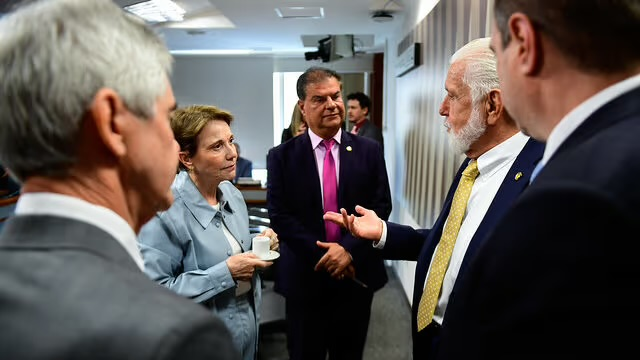 Senado gasta R$ 500 mil com comitiva aos EUA para discutir tarifaço senado-gasta-r$-500-mil-com-comitiva-aos-eua-para-discutir-tarifaco