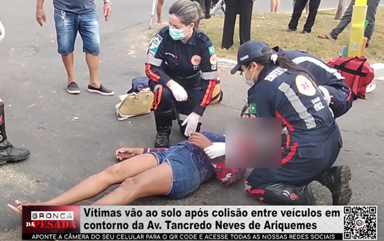 Vítimas vão ao solo após colisão entre veículos em contorno da Av. Tancredo Neves de Ariquemes vitimas-vao-ao-solo-apos-colisao-entre-veiculos-em-contorno-da-av.-tancredo-neves-de-ariquemes