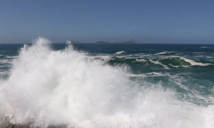 Marinha mantém alerta de ondas fortes no Rio de Janeiro até quinta-feira marinha-mantem-alerta-de-ondas-fortes-no-rio-de-janeiro-ate-quinta-feira