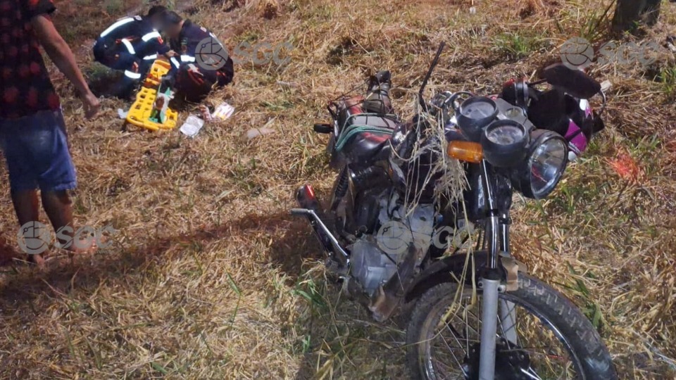 Motociclista sofre fratura exposta após cair em ribanceira na BR-364 motociclista-sofre-fratura-exposta-apos-cair-em-ribanceira-na-br-364