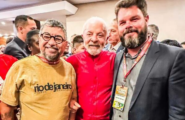 Lula se encontra com neto de Fidel Castro em evento do PT lula-se-encontra-com-neto-de-fidel-castro-em-evento-do-pt