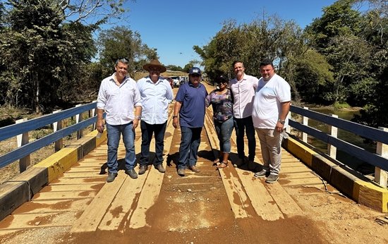 Pontes são entregues em Monte Negro com emenda de quase R$ 1 milhão do deputado Delegado Lucas pontes-sao-entregues-em-monte-negro-com-emenda-de-quase-r$-1-milhao-do-deputado-delegado-lucas