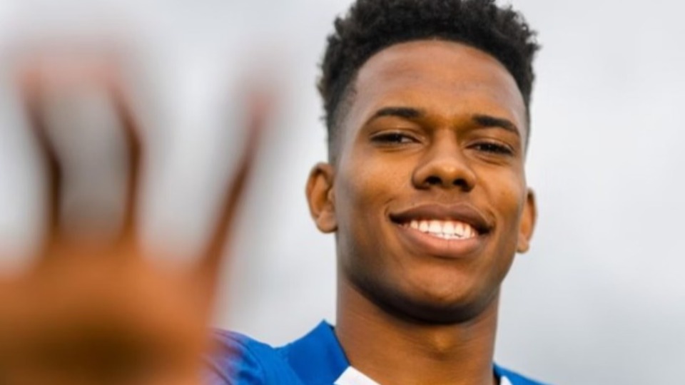 Chelsea anuncia Estevão com provocação ao Palmeiras. Entenda chelsea-anuncia-estevao-com-provocacao-ao-palmeiras.-entenda