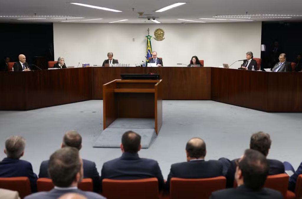 STF mantém previsão de julgamento de Bolsonaro em setembro mesmo após prisão domiciliar stf-mantem-previsao-de-julgamento-de-bolsonaro-em-setembro-mesmo-apos-prisao-domiciliar