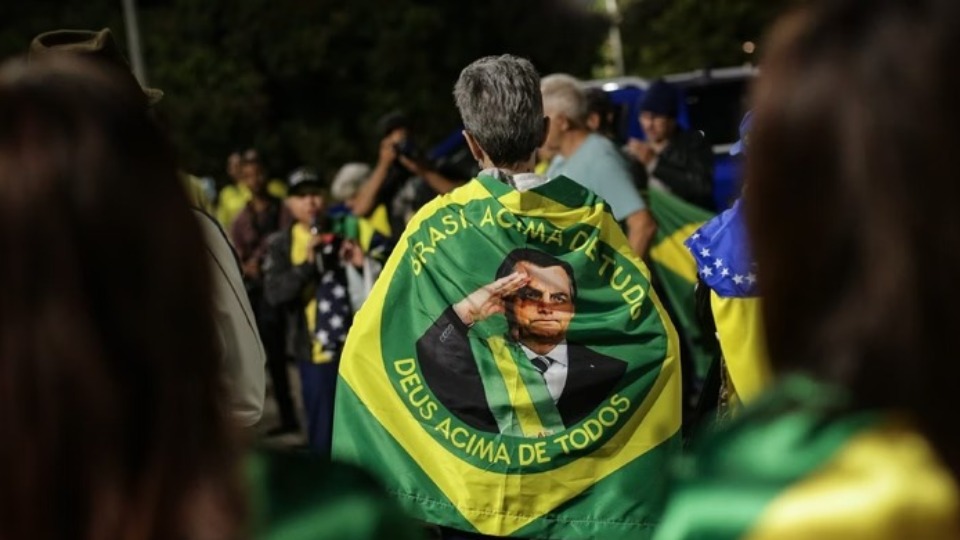 No zap, vizinhos de Bolsonaro condenam no-zap,-vizinhos-de-bolsonaro-condenam