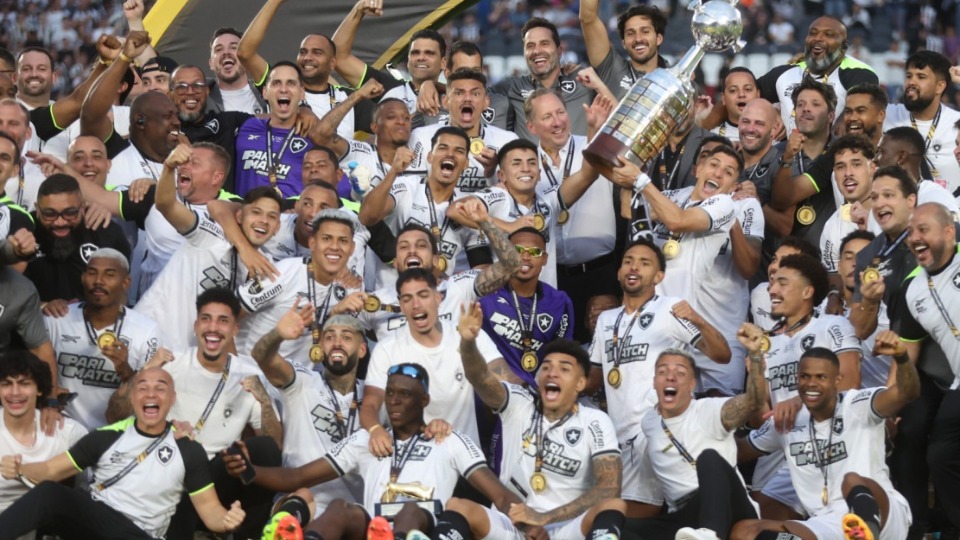 Botafogo é indicado a clube do ano na premiação da Bola de Ouro 2025 botafogo-e-indicado-a-clube-do-ano-na-premiacao-da-bola-de-ouro-2025