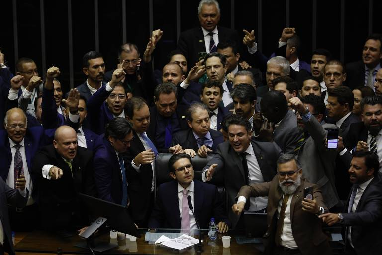 Centrão acelera pauta própria após prisão de Bolsonaro e preocupa governo Lula centrao-acelera-pauta-propria-apos-prisao-de-bolsonaro-e-preocupa-governo-lula