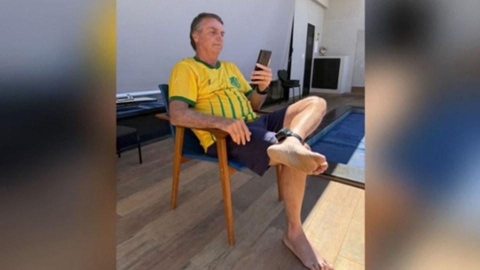 Com soluços, Bolsonaro pede liberação a Moraes para fazer exames com-solucos,-bolsonaro-pede-liberacao-a-moraes-para-fazer-exames