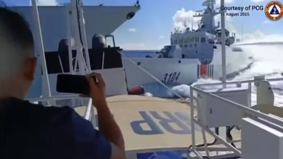 VÍDEO: Navios da China colidem durante perseguição a barco filipino video:-navios-da-china-colidem-durante-perseguicao-a-barco-filipino