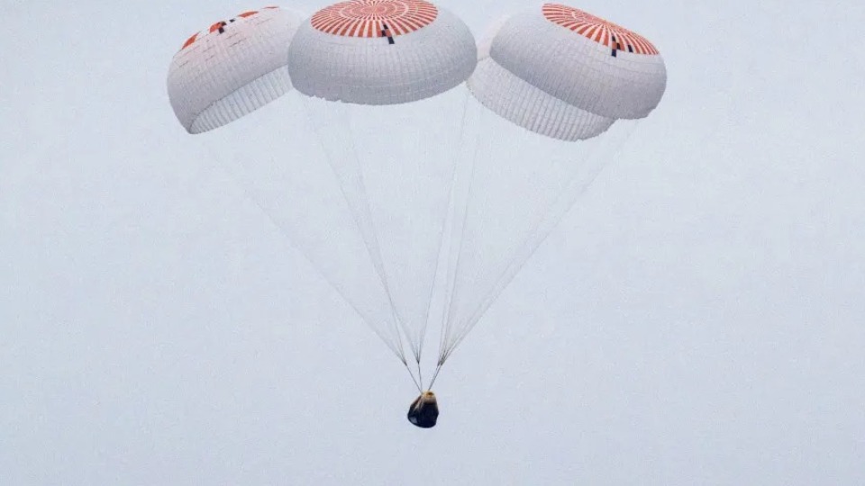 Astronautas regressam à Terra na SpaceX após 5 meses na Estação Espacial astronautas-regressam-a-terra-na-spacex-apos-5-meses-na-estacao-espacial