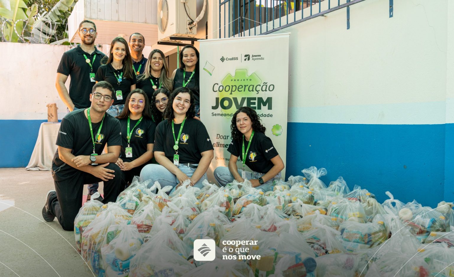 projeto-realizado-por-jovens-aprendizes-do-credisis-arrecada-285-cestas-basicas