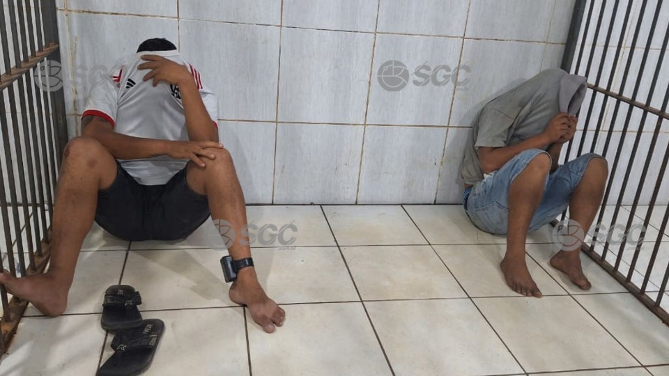 PM fecha ponto de tráfico e prende dupla com drogas e dinheiro em Porto Velho pm-fecha-ponto-de-trafico-e-prende-dupla-com-drogas-e-dinheiro-em-porto-velho