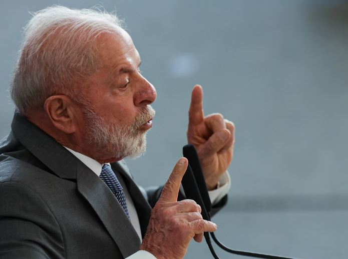 Lula acompanha com lupa escolhas de cargos para a direção do PT lula-acompanha-com-lupa-escolhas-de-cargos-para-a-direcao-do-pt