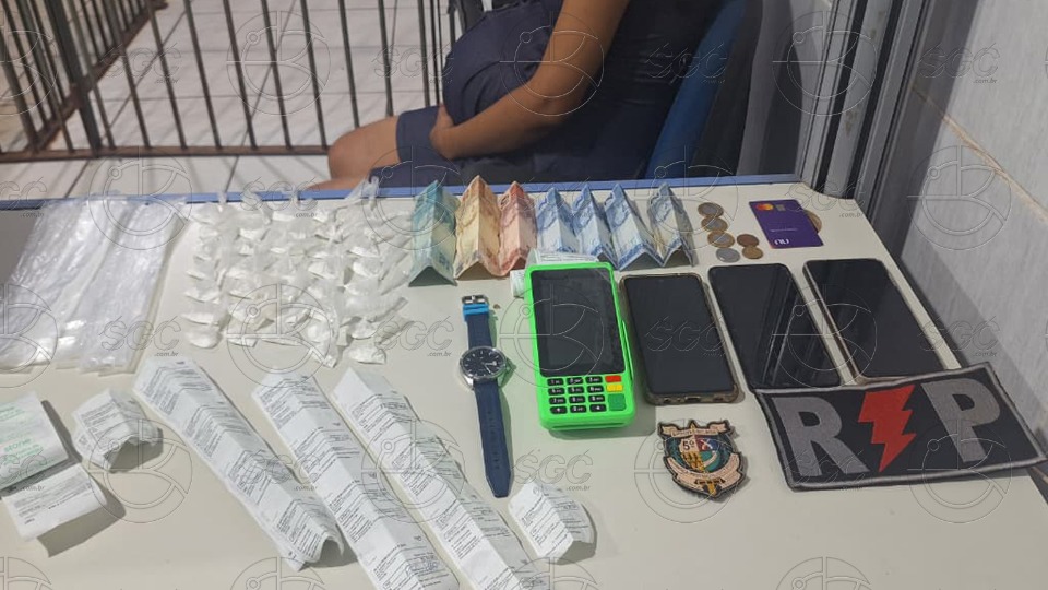 Grávida de nove meses é presa com marido e outros dois suspeitos em bar de Porto Velho gravida-de-nove-meses-e-presa-com-marido-e-outros-dois-suspeitos-em-bar-de-porto-velho