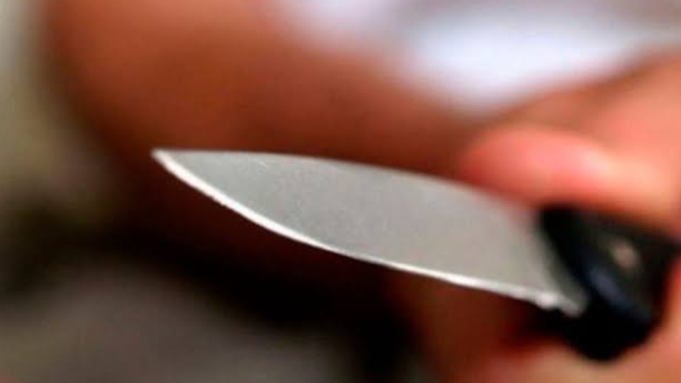 Estudante é esfaqueado durante briga em frente a colégio estudante-e-esfaqueado-durante-briga-em-frente-a-colegio
