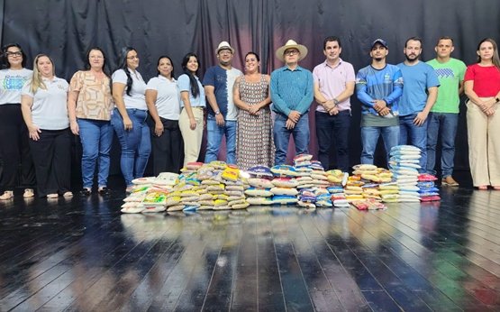Prefeitura de Ariquemes realiza entrega de alimentos arrecadados no 3º Encontro de Pesca prefeitura-de-ariquemes-realiza-entrega-de-alimentos-arrecadados-no-3o-encontro-de-pesca