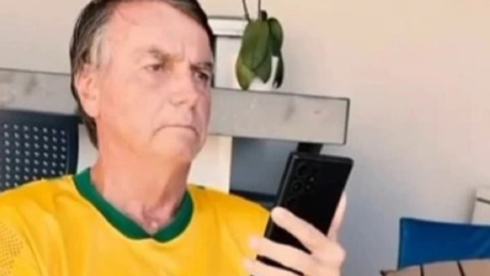 Bolsonaro movimentou R$ 30,5 milhões em 1 ano, diz relatório da PF bolsonaro-movimentou-r$-30,5-milhoes-em-1-ano,-diz-relatorio-da-pf