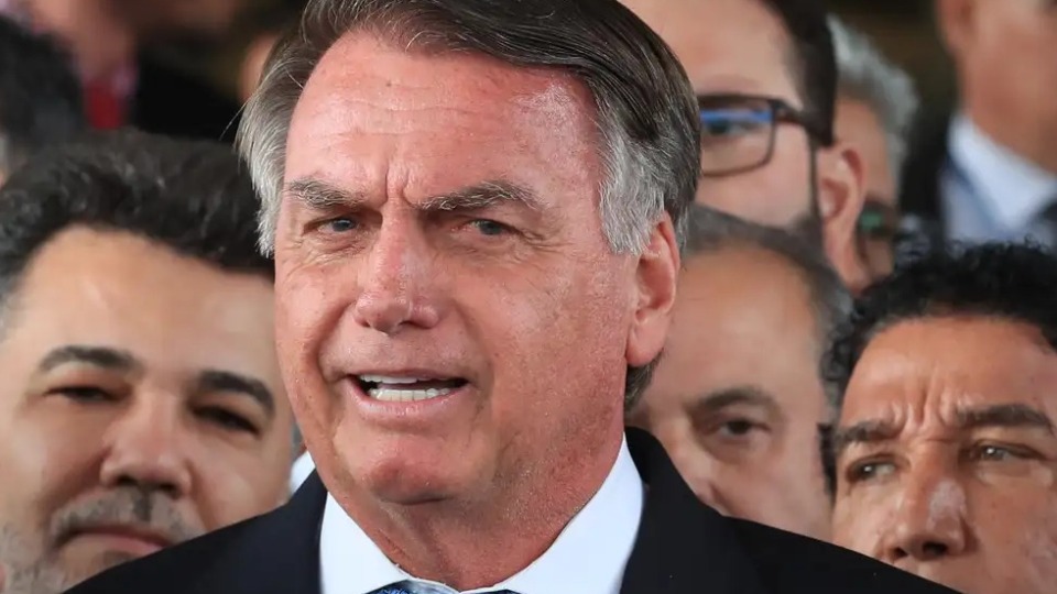 Bolsonaro nega tentativa de fuga e pede revogação de prisão domiciliar bolsonaro-nega-tentativa-de-fuga-e-pede-revogacao-de-prisao-domiciliar