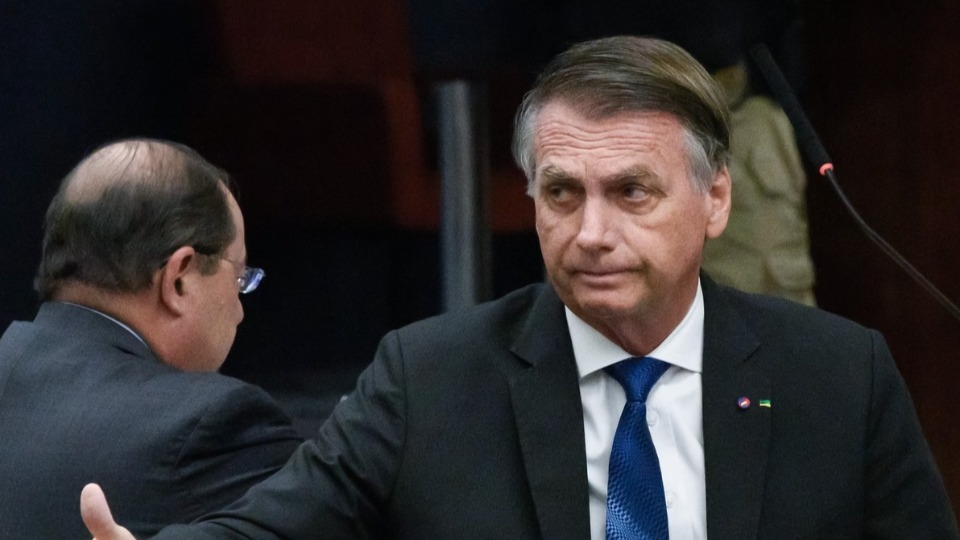 PF acha anotações em carro de Bolsonaro sobre delação de Mauro Cid pf-acha-anotacoes-em-carro-de-bolsonaro-sobre-delacao-de-mauro-cid
