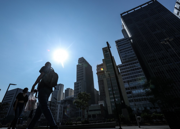 Calor persiste no Sudeste e Sul tem alerta para microexplosões e vendavais calor-persiste-no-sudeste-e-sul-tem-alerta-para-microexplosoes-e-vendavais