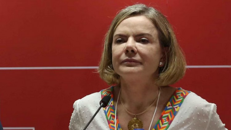Gleisi defende que petistas, incluindo ela e Haddad, sejam candidatos em 2026 gleisi-defende-que-petistas,-incluindo-ela-e-haddad,-sejam-candidatos-em-2026