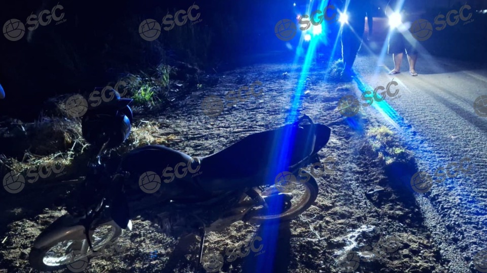 Vídeo: Motociclista tem perna esmagada em colisão com carreta na BR-364 video:-motociclista-tem-perna-esmagada-em-colisao-com-carreta-na-br-364