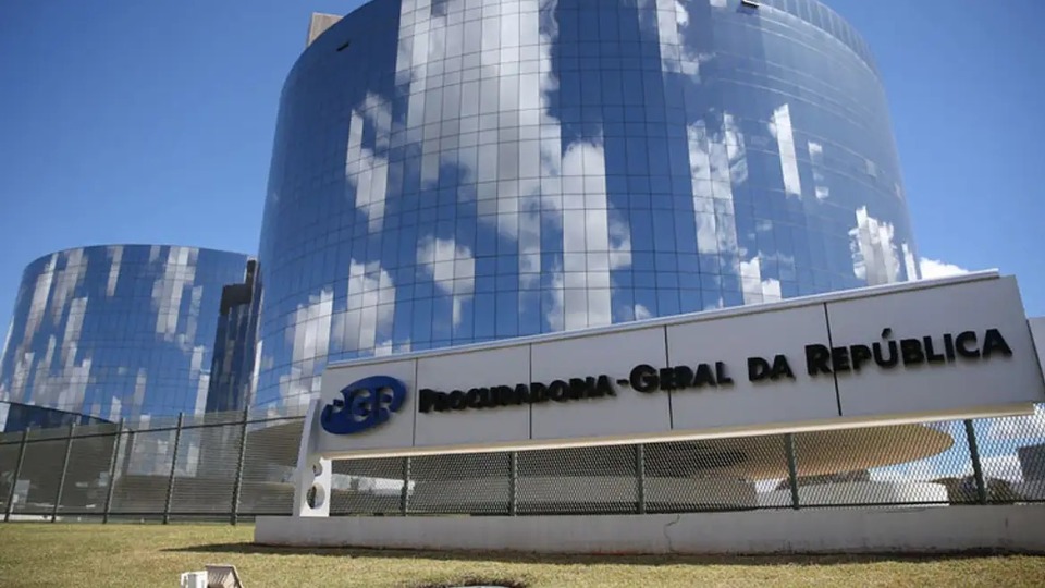 Moraes dá 48 horas para PGR opinar sobre explicações de Bolsonaro moraes-da-48-horas-para-pgr-opinar-sobre-explicacoes-de-bolsonaro