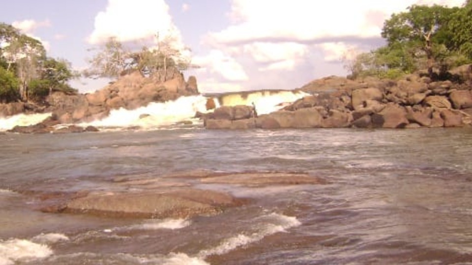 Adolescente de 16 anos morre afogado em cachoeira de Rondônia adolescente-de-16-anos-morre-afogado-em-cachoeira-de-rondonia
