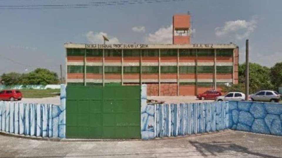 Aluna de 12 anos tem dedo decepado durante brincadeira com colegas em escola aluna-de-12-anos-tem-dedo-decepado-durante-brincadeira-com-colegas-em-escola