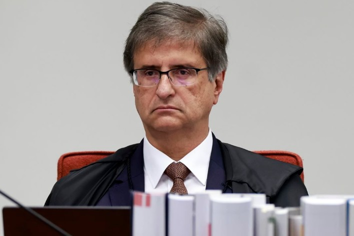 STF manda PGR se manifestar sobre “risco de fuga” de Bolsonaro até quarta-feira (27) stf-manda-pgr-se-manifestar-sobre-“risco-de-fuga”-de-bolsonaro-ate-quarta-feira-(27)