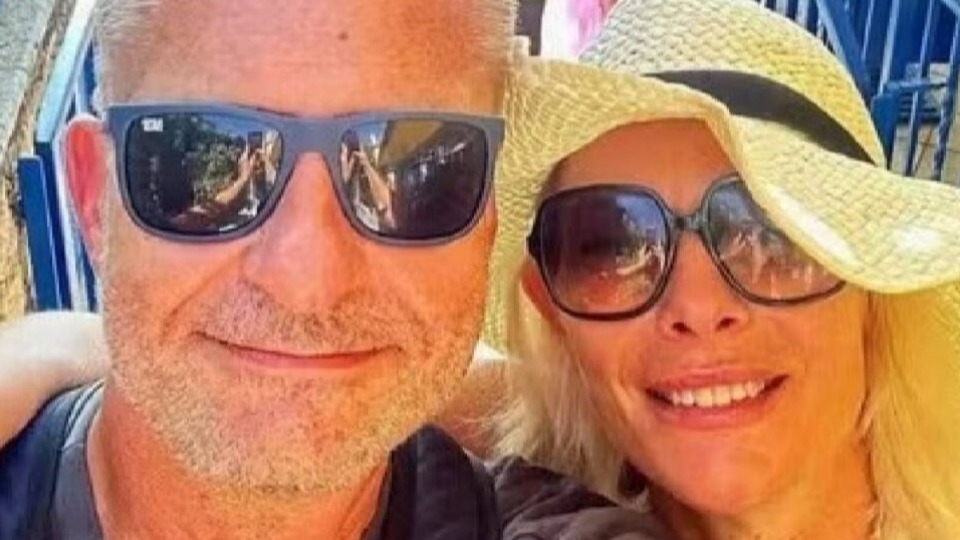 Casal morre durante passeio de helicóptero dado de presente pela filha casal-morre-durante-passeio-de-helicoptero-dado-de-presente-pela-filha