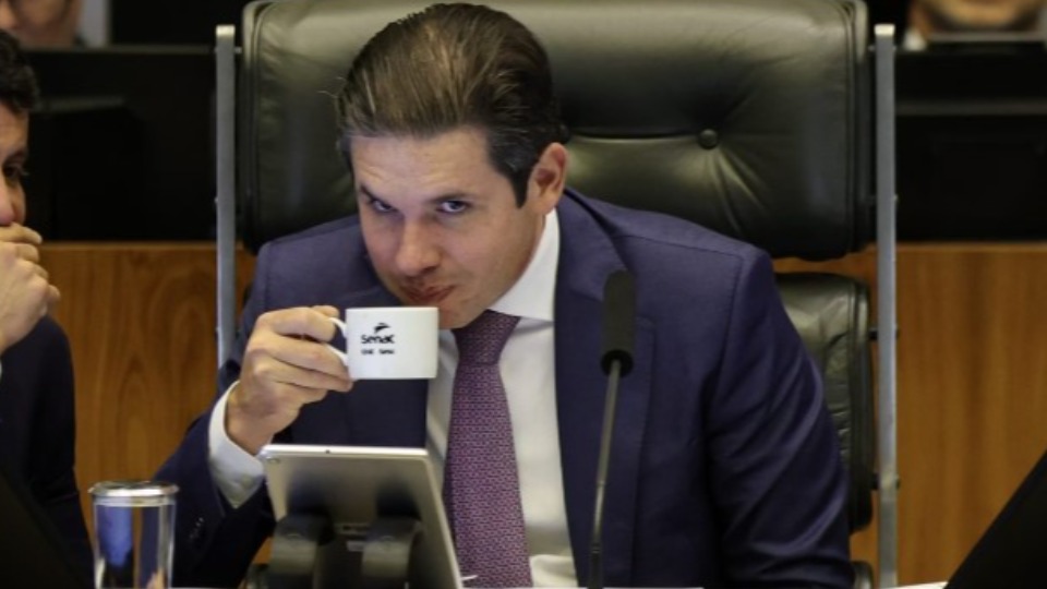 Anistia ao 8/1 também é principal dor de cabeça para Motta nas redes anistia-ao-8/1-tambem-e-principal-dor-de-cabeca-para-motta-nas-redes