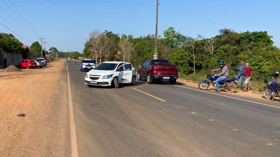 Acidente na RO-135 deixa duas crianças feridas em Ji-Paraná acidente-na-ro-135-deixa-duas-criancas-feridas-em-ji-parana