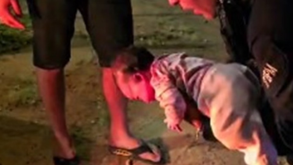 VÍDEO: policial militar salva recém-nascido engasgado com leite materno video:-policial-militar-salva-recem-nascido-engasgado-com-leite-materno