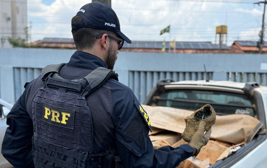 PRF em Rondônia apreende 1 tonelada de minério em Itapuã do Oeste prf-em-rondonia-apreende-1-tonelada-de-minerio-em-itapua-do-oeste