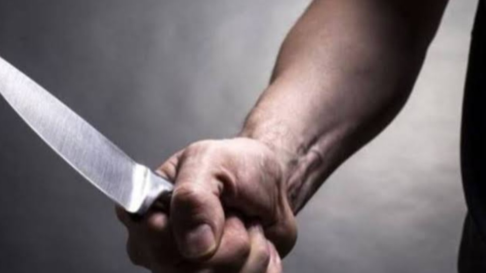 Mulher é esfaqueada dentro de casa por ex-genro mulher-e-esfaqueada-dentro-de-casa-por-ex-genro
