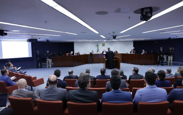 Defesas concluem sustentação e julgamento de Bolsonaro e mais sete réus pausa por cinco dias defesas-concluem-sustentacao-e-julgamento-de-bolsonaro-e-mais-sete-reus-pausa-por-cinco-dias