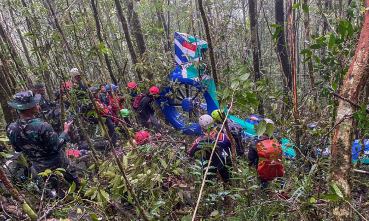 Brasileiro está entre ocupantes de helicóptero que caiu e pegou fogo na Indonésia brasileiro-esta-entre-ocupantes-de-helicoptero-que-caiu-e-pegou-fogo-na-indonesia