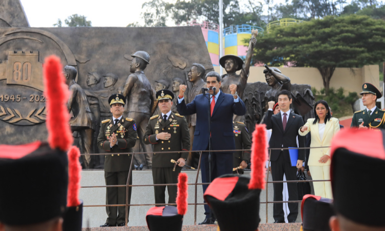 Maduro diz que Venezuela tem ‘fé inabalável na vitória’ diante de ofensiva dos Estados Unidos maduro-diz-que-venezuela-tem-‘fe-inabalavel-na-vitoria’-diante-de-ofensiva-dos-estados-unidos