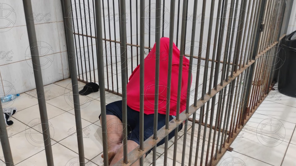 VÍDEO: Suspeito é preso com dois quilos de maconha após perseguição na BR-364 video:-suspeito-e-preso-com-dois-quilos-de-maconha-apos-perseguicao-na-br-364