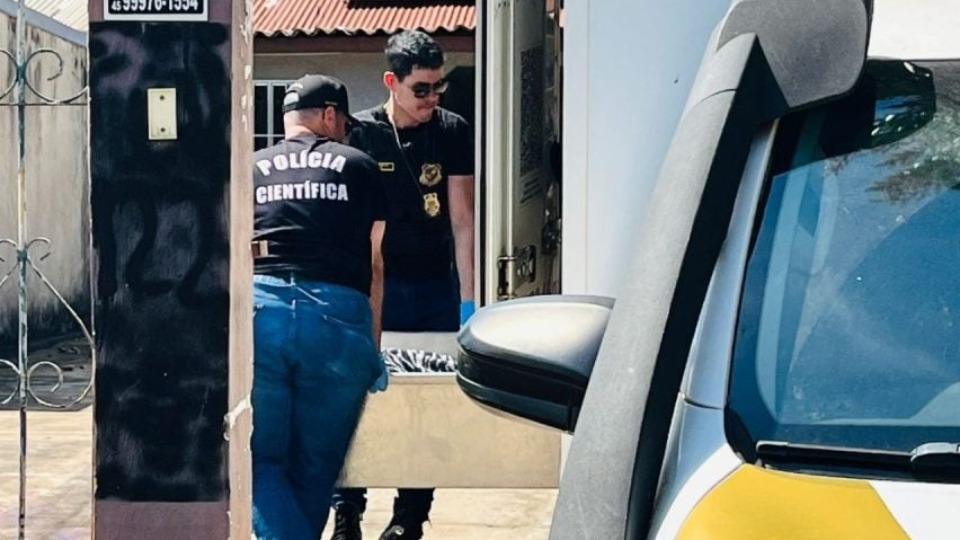 Amante é esfaqueado e morto nu na calçada após ser flagado com mulher casada amante-e-esfaqueado-e-morto-nu-na-calcada-apos-ser-flagado-com-mulher-casada