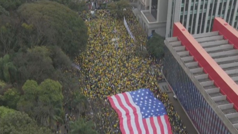 Imprensa internacional destaca bandeira dos EUA em atos bolsonaristas imprensa-internacional-destaca-bandeira-dos-eua-em-atos-bolsonaristas