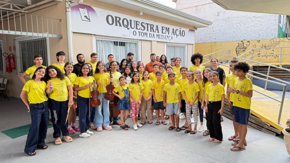 Durante visita a projeto, deputado reafirma apoio para a cultura e educação durante-visita-a-projeto,-deputado-reafirma-apoio-para-a-cultura-e-educacao