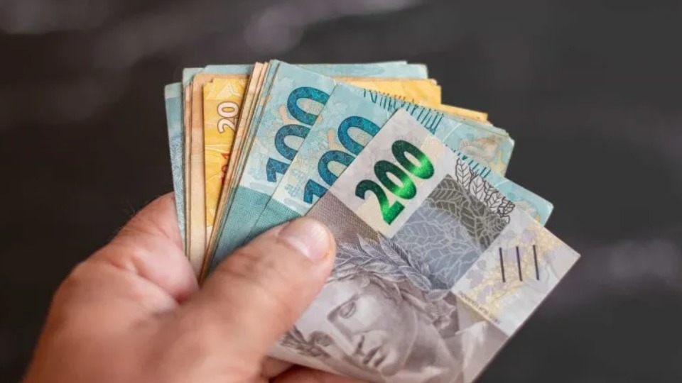 Total de brasileiros com dinheiro esquecido em bancos aumenta e 48 milhões podem sacar total-de-brasileiros-com-dinheiro-esquecido-em-bancos-aumenta-e-48-milhoes-podem-sacar