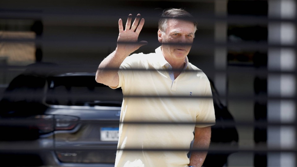 Bolsonaro é condenado a 27 anos e 3 meses de prisão por plano de golpe bolsonaro-e-condenado-a-27-anos-e-3-meses-de-prisao-por-plano-de-golpe