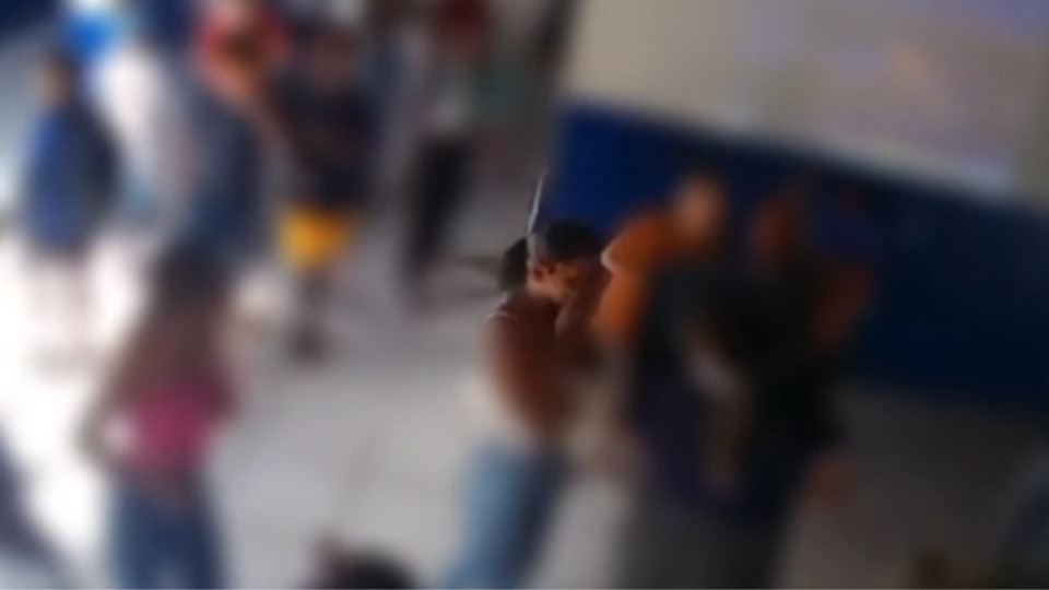 Vídeo mostra momentos após agressão que levou à morte de menina video-mostra-momentos-apos-agressao-que-levou-a-morte-de-menina