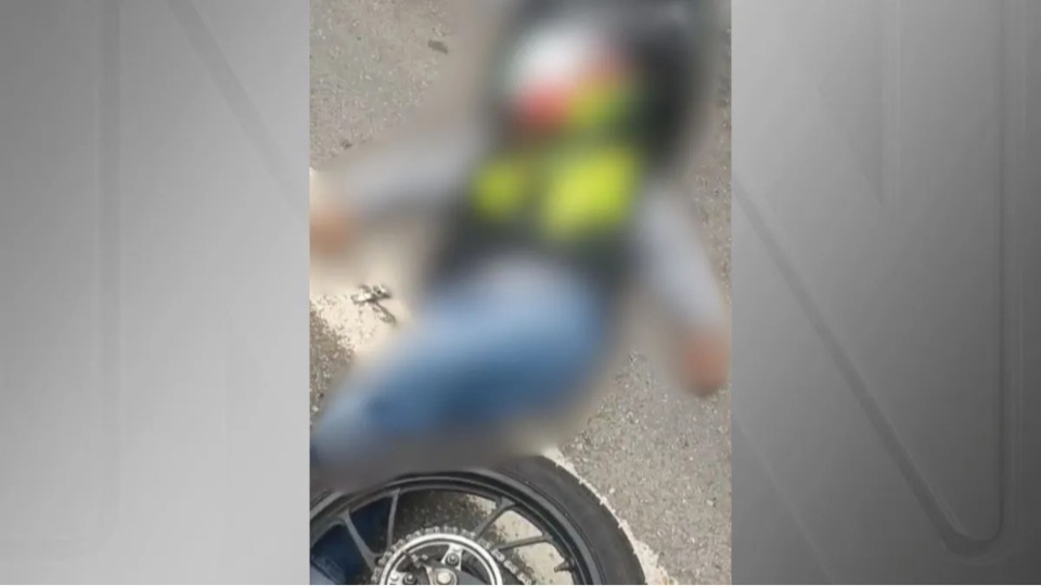 Vídeo: PM impede assalto e mata motoqueiro em avenida da zona Sul video:-pm-impede-assalto-e-mata-motoqueiro-em-avenida-da-zona-sul