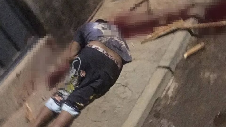 Adolescentes estavam sujos de sangue após matar namorado da prima adolescentes-estavam-sujos-de-sangue-apos-matar-namorado-da-prima
